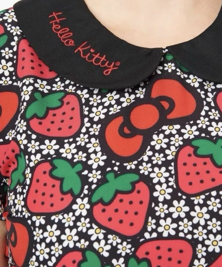 ~~NUEVO CON ETIQUETAS VESTIDO ACAMPANADO FLORAL FRESA ÚNICO SALÓN SMAK 4X HELLO Kitty~~ Foto 2 de 4