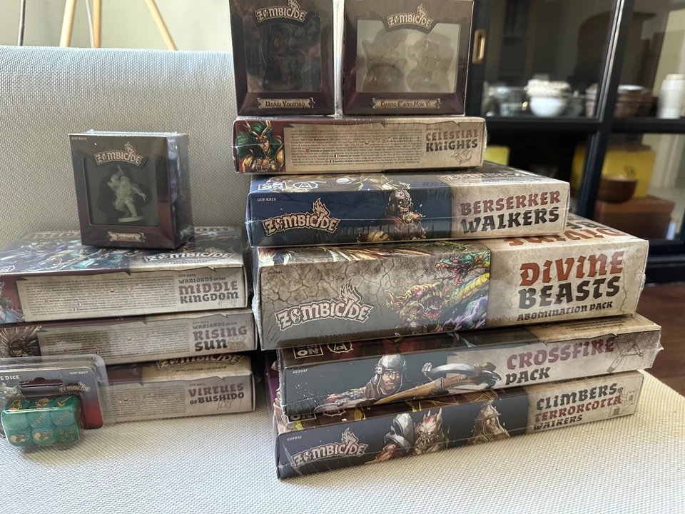 Zombicide: White Death | Kickstarter Extras | Miniatures + Dice + Cards - Image 3 of 3