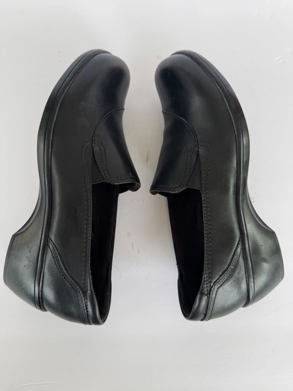 Scarpe Clarks donna taglia 9 M mocassini in pelle nera con zeppa tonda