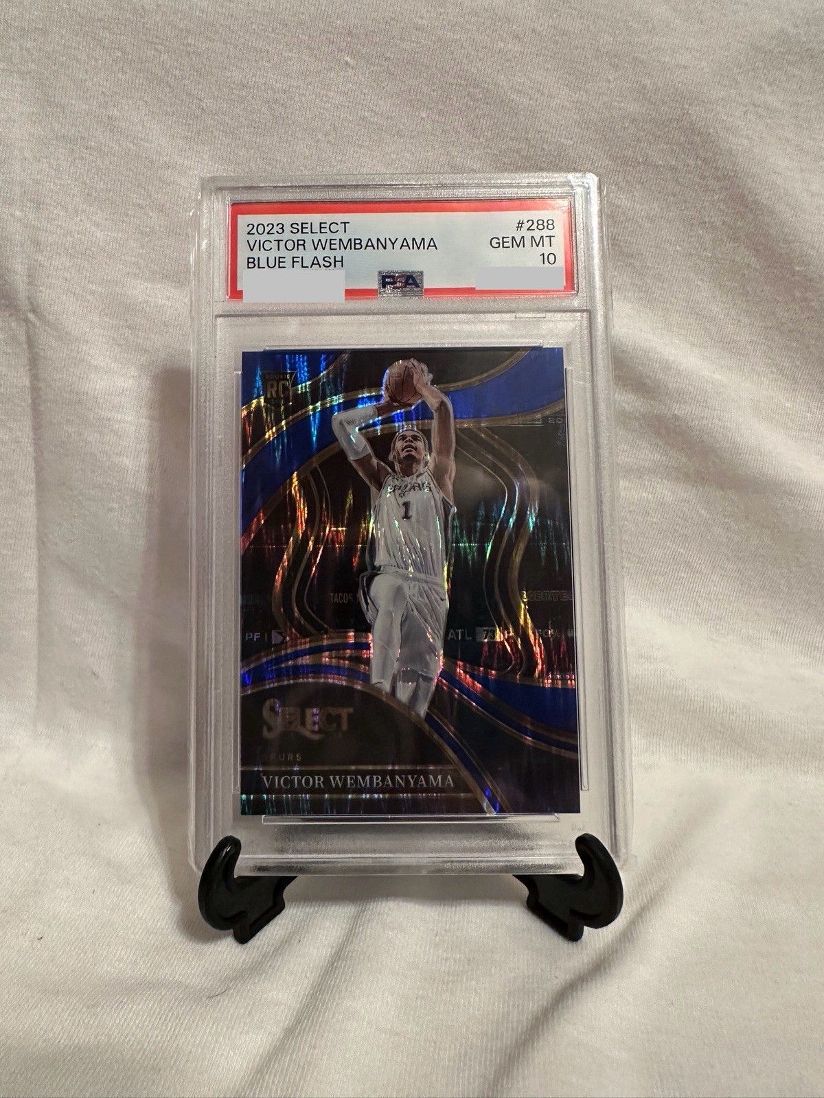 23-24 Panini Select - Courtside Victor Wembanyama #288 Blue Flash Prizm /99 (RC)