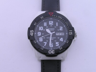 Casio Diver Watch Quartz 100m Day/Date 5125 MRW-200W