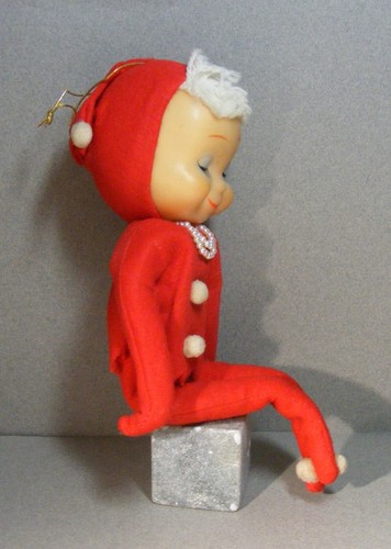 Cuidador de estante vintage de Navidad niña elfa con ojos cerrados y collar de perlas - Imagen 3 de 5