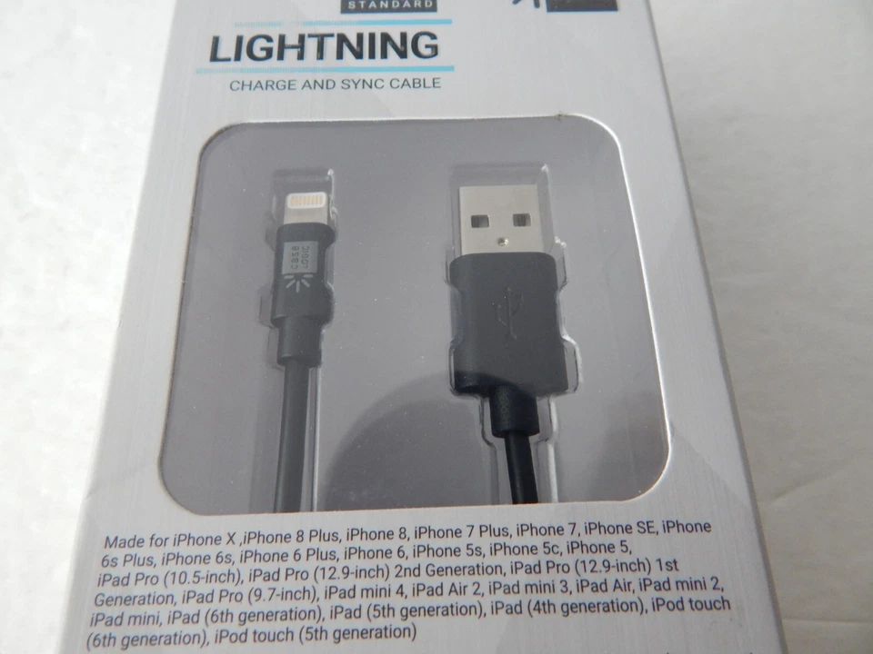 Case Logic Universal MFi Certified Lighting Charge & Sync Cable 10 Feet Black - Image 3 of 4