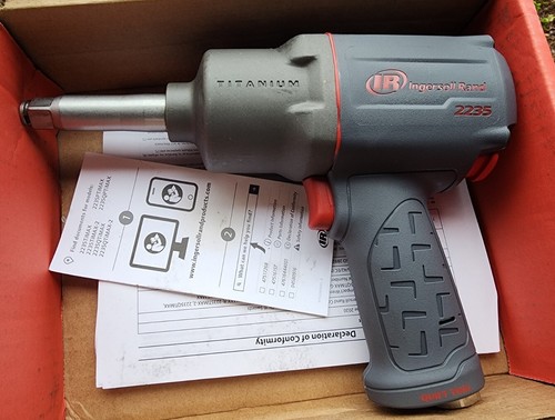 Ingersoll Rand 22235QTiMAX-2 1/2” Drive Air Impact Standard Anvil, Gray - Picture 7 of 9