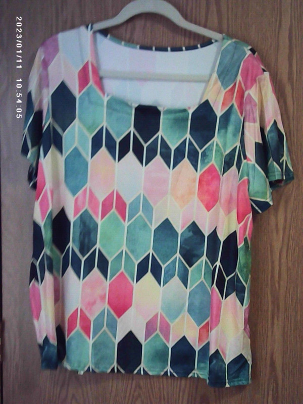New Womens Geo Print Green/Pink/Yellow Square Neck Short Sleeve Top Size 2/3 XL