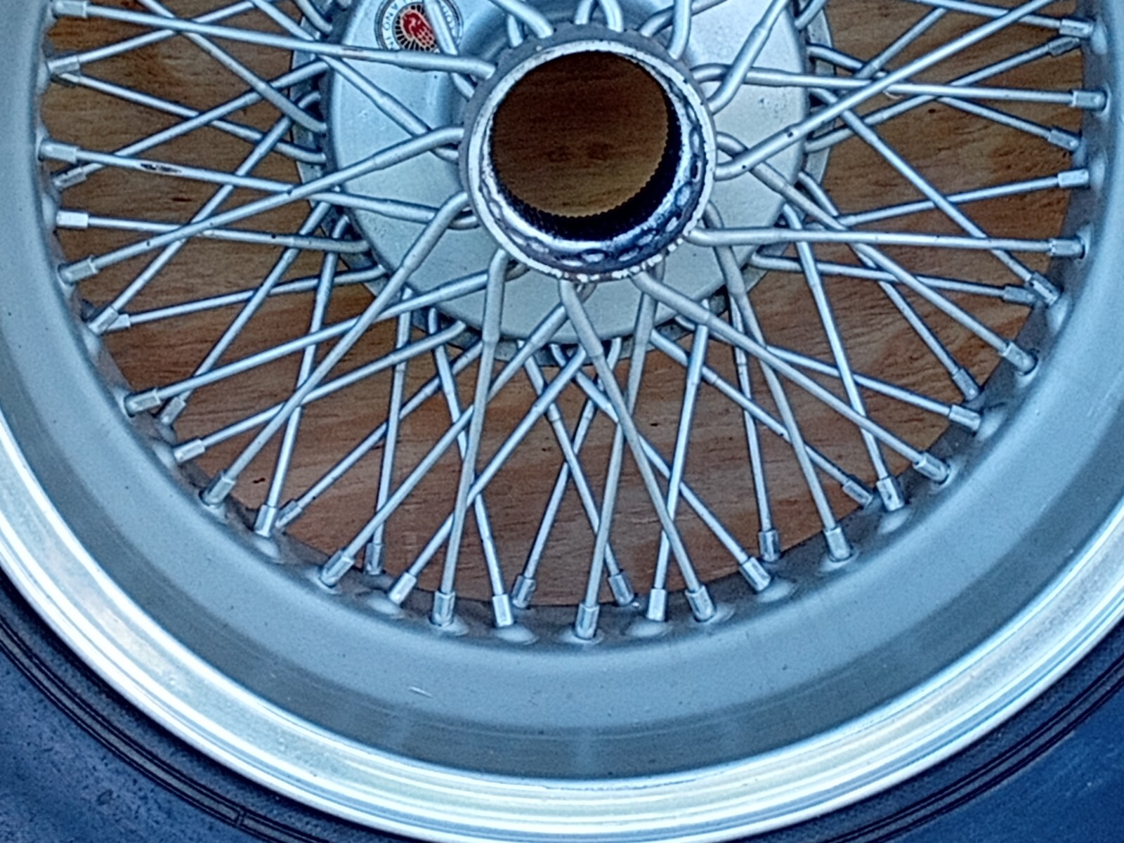 Ferrari 410S Borrani Wire Wheels_42 Rudge Hubs_16X5.5_RW3241_55-56_Dunlop Tires