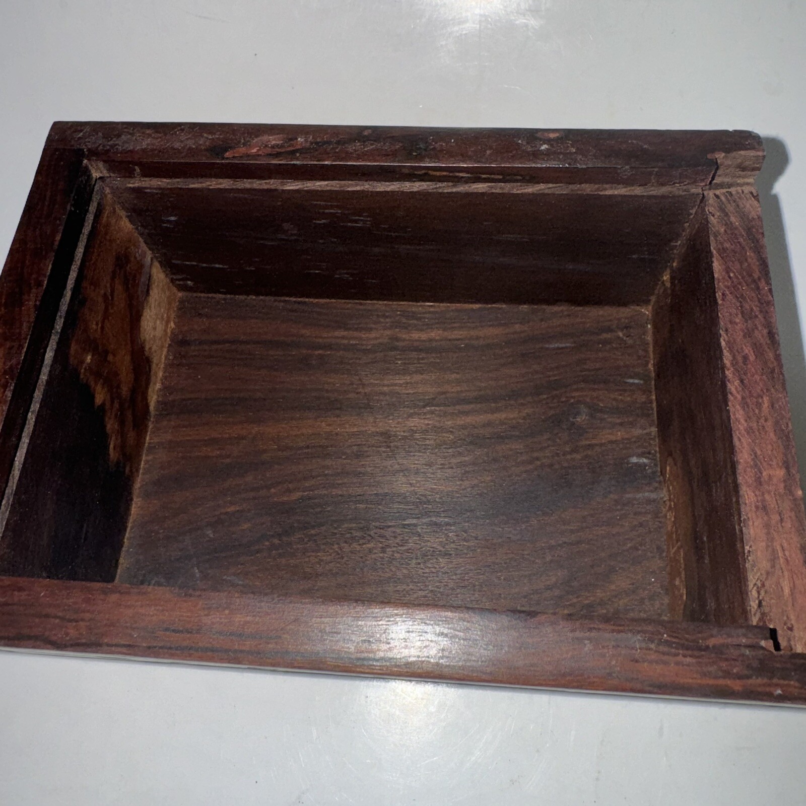Wooden Carved Stash Box Trinket Box Vintage E27￼