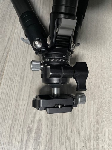 SMALLRIG 52" Carbon Fiber Lightweight Tripod - Sale! RRP £140 - Picture 6 of 7
