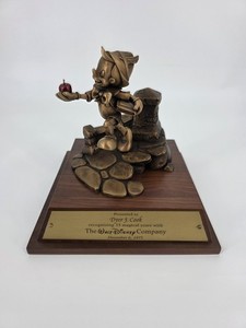 Walt Disney Company Cast Member Bronze 35 Years Service Award Pinocchio 1973