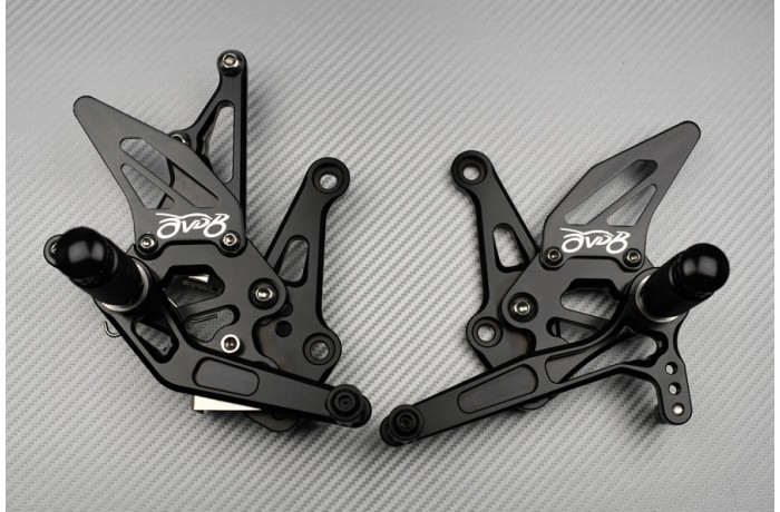 Commandes reculées moto Kawasaki 1100SX pour optimiser les road-trips