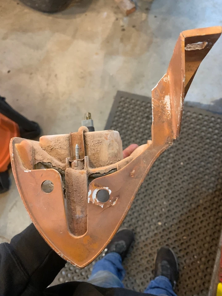 Pontiac 480661 1971-1972 GP SJ RH guia de extensão de carcaça de luz de estacionamento de fibra de vidro - Imagem 3 de 4