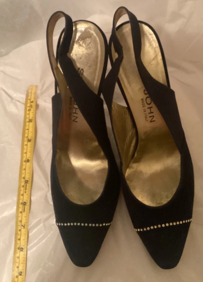 ST JOHN TEJIDO GAMUZA/SEDA NEGRA. ADORNO SWAROVSKI. TACÓN 4".9B. (210) Foto 3 de 4