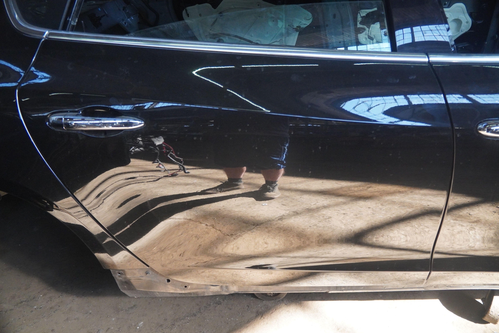 Rear Right Door Assembly Black 673008059 OEM Maserati Quattroporte M156 2014-16