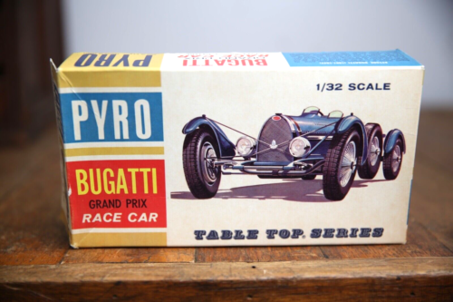 Vintage Pyro Bugatti Grand Prix Racer model car kit plastic box 1/32 scale built - Picture 3 of 13