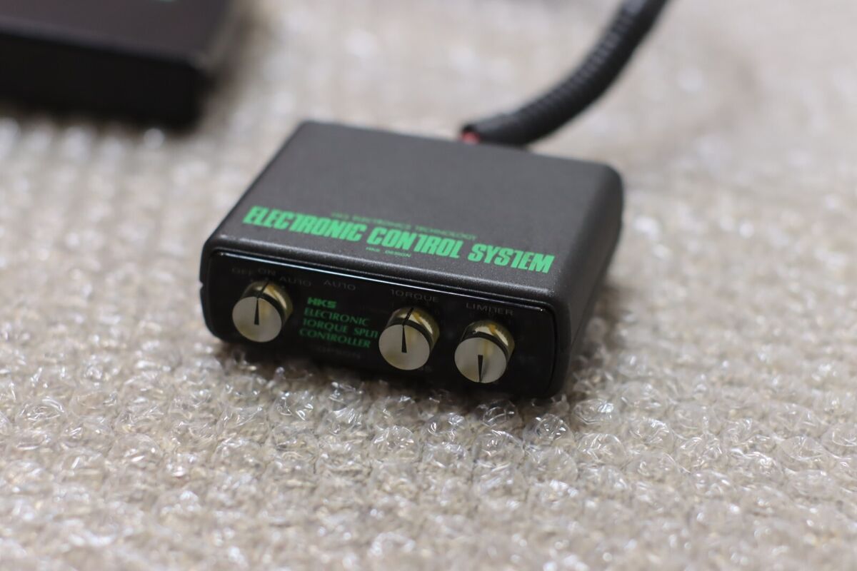 JDM HKS ELECTRONIC TORQUE SPLIT CONTROLLER nissan BNR32 JDM HKS ELECTRONIC TORQUE SPLIT CONTROLLER nissan BNR32