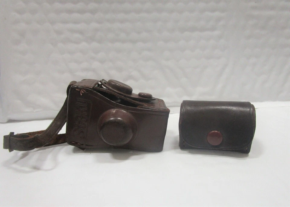 Cámara fotográfica subminiatura STEKY Modelo III B 16 mm y cubierta de cuero de préstamo adicional de 40 mm Foto 2 de 4