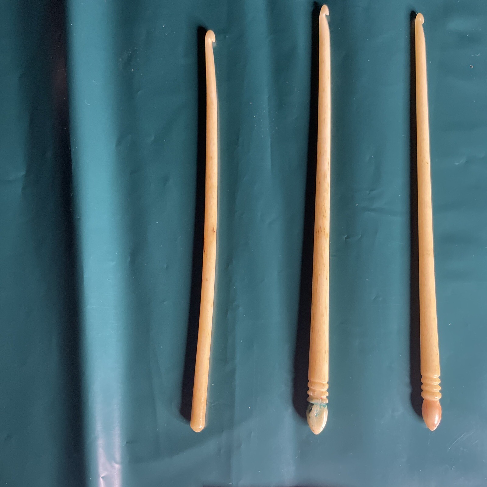 Lot Of 4 Vintage Ivory Crochet Hooks * one distressed* eBay