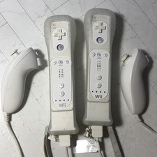 2x Nintendo Wii Remote Controller w Nunchuck  Motion Plus  Sleeve Genuine OEM
