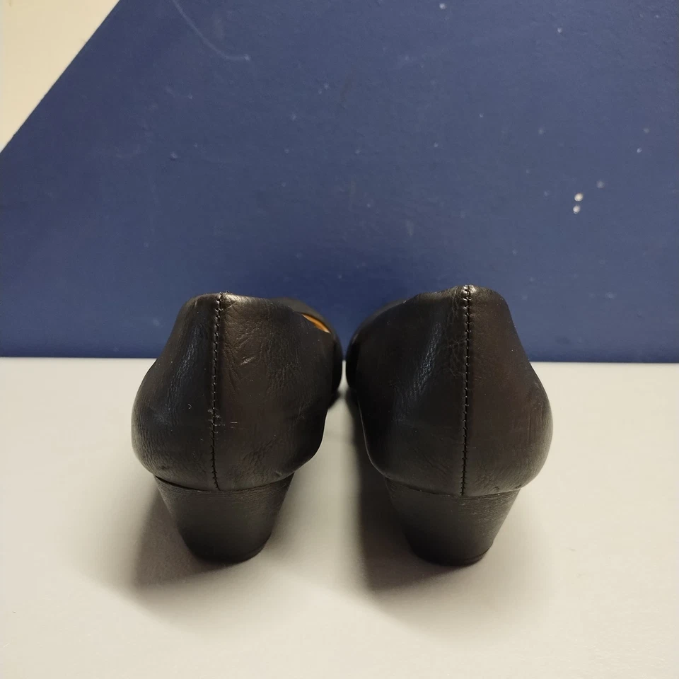 Tacones bajos CL by Laundry para mujer talla 6 de cuero negro punta puntiaguda sin cordones EE. UU. Foto 3 de 4