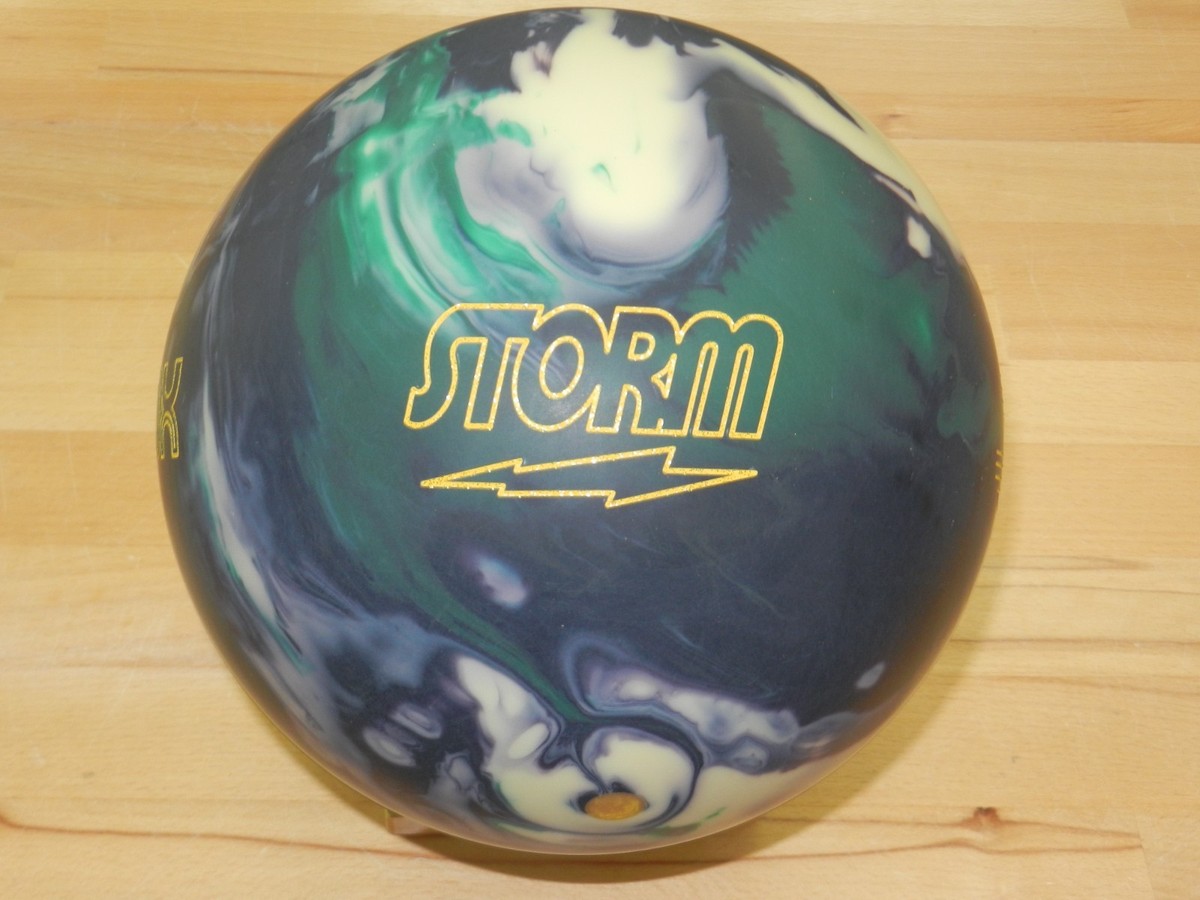 NIB 13# Storm Equinox Solid Bowling Ball w/Specs of 13.4/3-3.5
