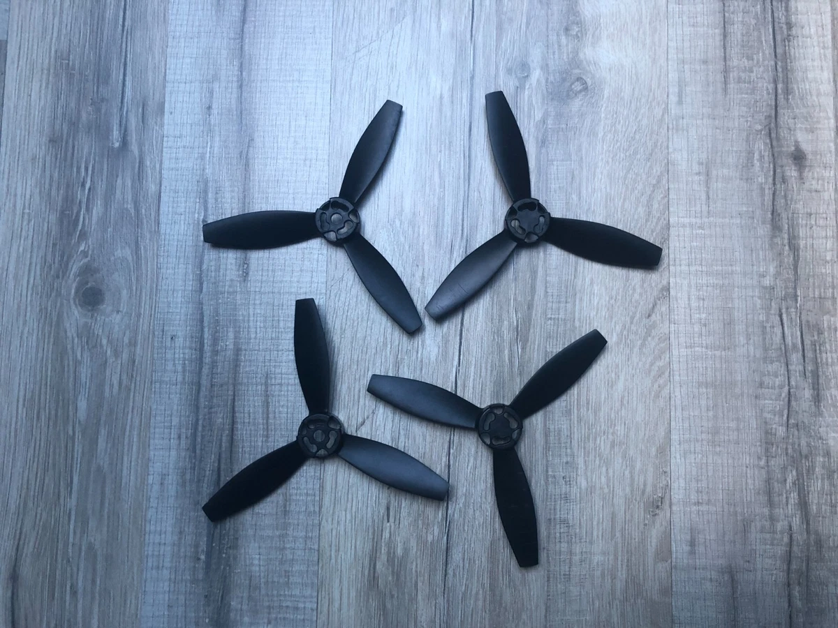 Lot De Pièces Modélisme Avion RC Multiplex - Hélices, Supports, Visserie - Occasion