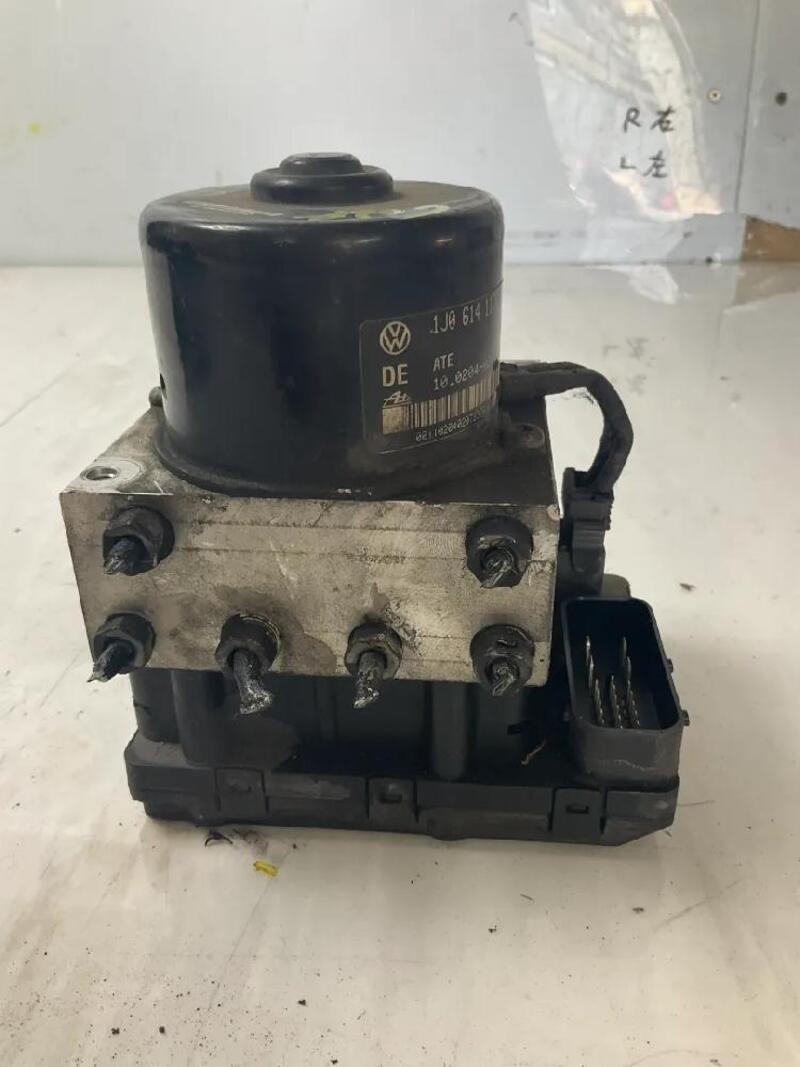 POMPA ABS VOLKSWAGEN GOLF (1J) (09/97>03/06<) 1.6 BER. 5P/B/1595CC 1J0614117D