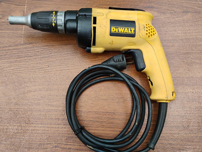 Dewalt DW257 Variable Speed Reversing Deck / Drywall Screwgun