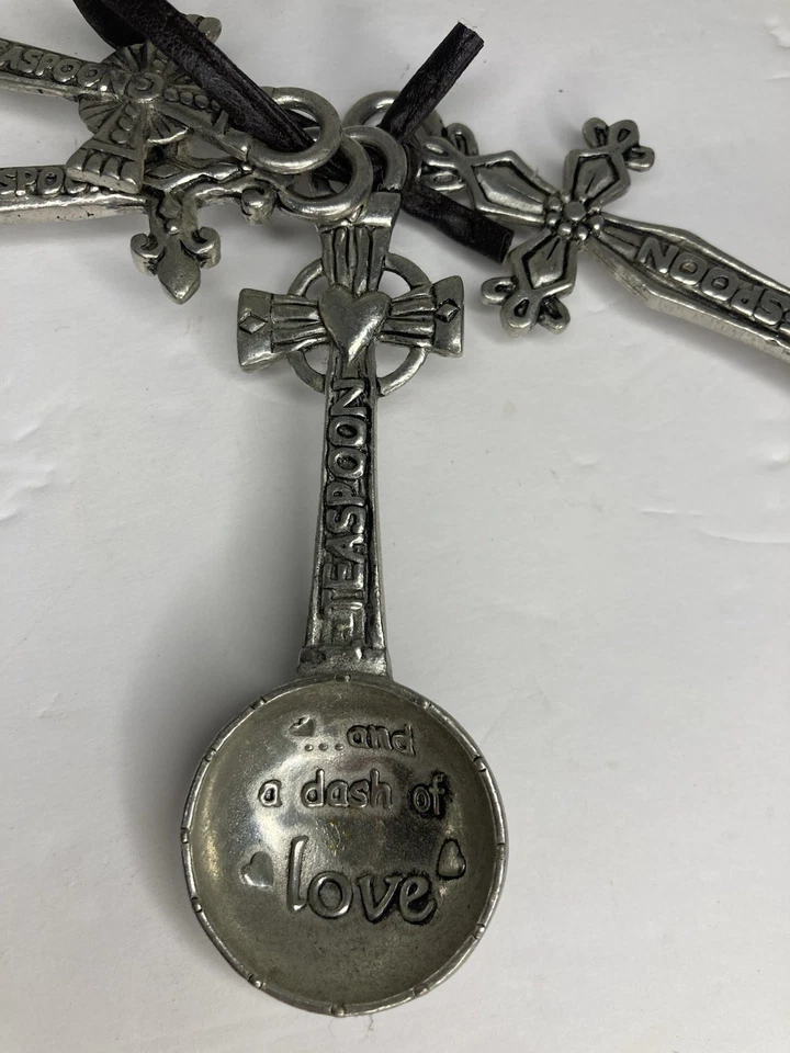 Juego completo de 4 cucharas medidoras de fe, amor, esperanza y alegría con asas cruzadas Foto 4 de 4