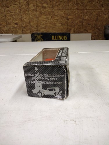 2001 Iola Old Car Show 1/24 Scale Crown Premiums 1969 Pontiac GTO NIB - Picture 8 of 12