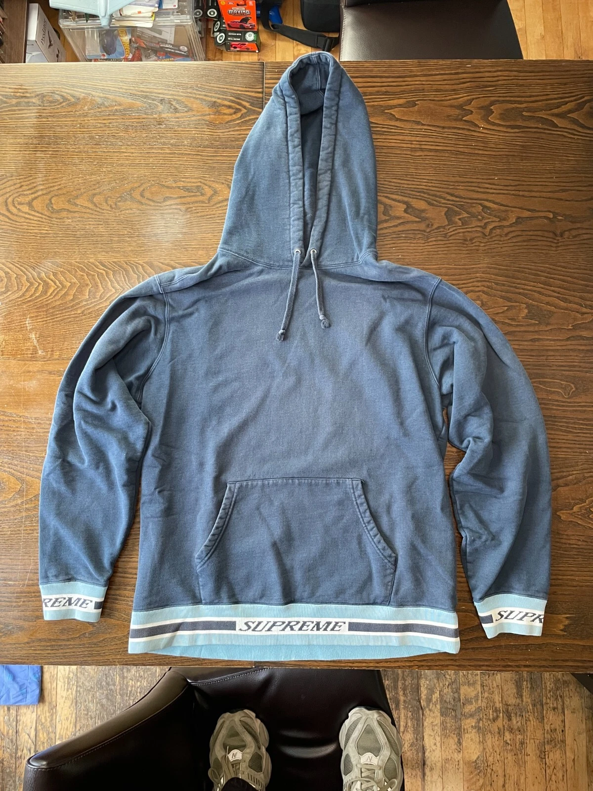 Sweat à capuche côtelé rayé Supreme FW18 bleu marine taille L   légèrement porté
