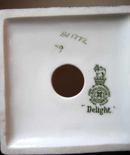 Royal Doulton "DELIGHT" HN1772 - enduringly popular Leslie Harradine figurine - Picture 7 of 7