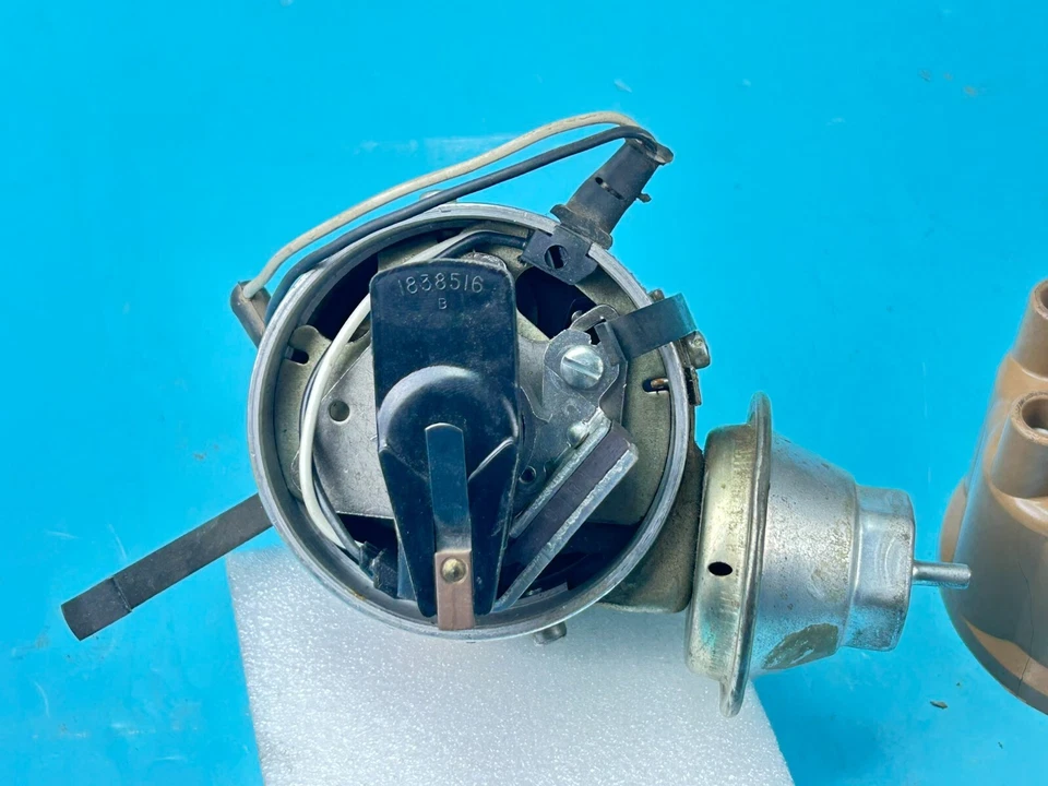 Dodge D100 D150 D200 D250 D300 Conjunto Distribuidor 3874929 Nuevo de Lote Antiguo Foto 4 de 4