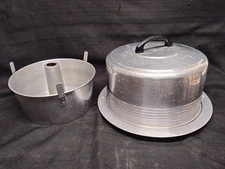 Regal Ware Aluminum Cake Carrier Handle locking + 10" Comet Bundt Cake Pan
