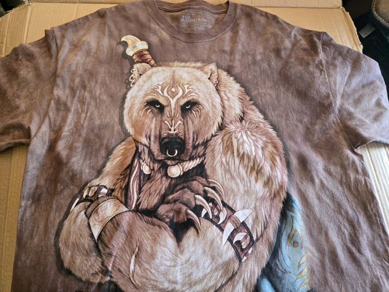 MENS THE MOUNTAIN BROWN T SHIRT ANGRY BEAR SIZE 2XL 2011 RELEASE