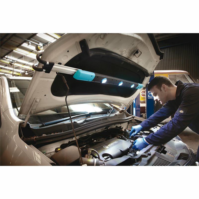 Ring REUBL1000: La Migliore Lampada da Lavoro per Restauro e Manutenzione Auto