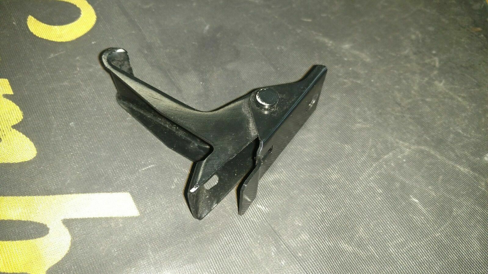 LAMBORGHINI MURCIELAGO LP640 FRONT AND REAR HOOD LATCH BRACKET ASSEMBLY OEM 