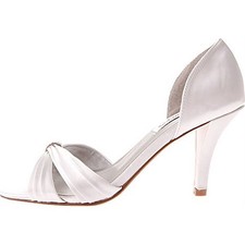 Dyeables Women's Daisy Pump White,8 