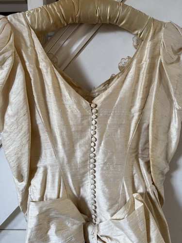 Vintage Cream Lace Ruffle Big Bow Wedding Dress Buttons Beaded Floral SEE DES TC - Picture 12 of 20