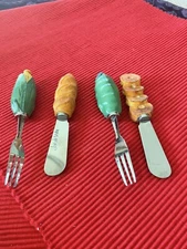Joie de Vivre Spread it On Set (4) Decorative Spreader Butter Cheese Knives (CA)