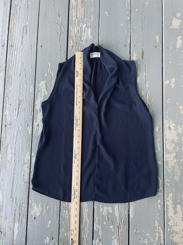 Renee C. V-Neck Blouse Womens Med Navy Sleeveless Top Lightweight - Picture 2 of 5
