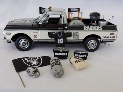 1:24 1972 Oakland Raiders Chevy Cheyenne Tailgate Truck