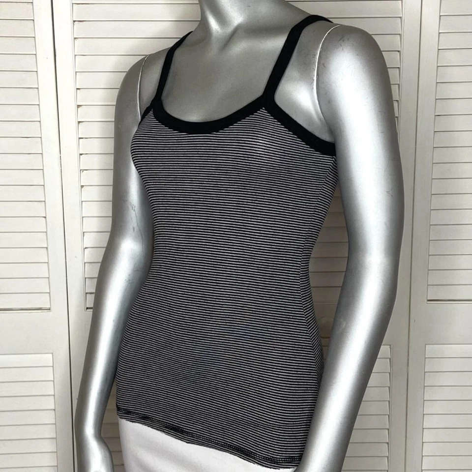Camiseta sin mangas SoLow Yoga atlética a rayas blancas y negras camisola mezcla de algodón XXS Foto 3 de 4