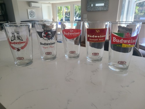 Budweiser Retro Pint Glasses Set of 5 Collector Series 14 oz Beer Glasses