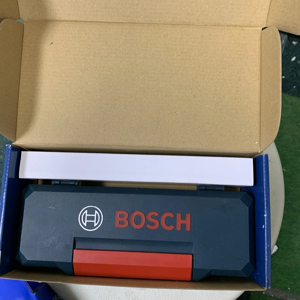 Bosch GO 3.6V Professional Cordless Screwdriver + 8 Pieces Acc Set + Lboxx + USB - Image 4 of 4