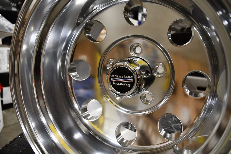 Juego 4 llantas pulidas American Racing AR172 Baja 17x9 6x5,5 17" -12 mm Foto 3 de 4