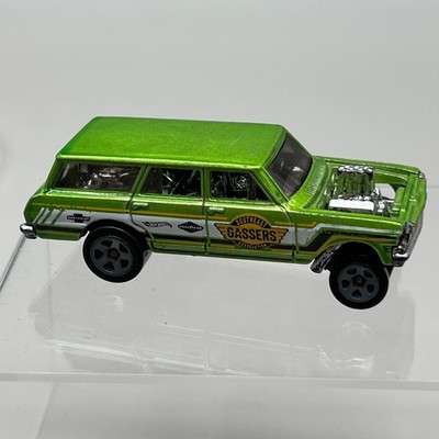 Hot Wheels '64 Nova Wagon Gasser Green Muscle Mania Diecast Car 1:64 #L