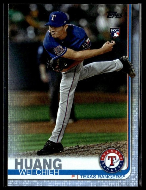 2019 Topps Update US212 Wei-Chieh Huang Texas Rangers RC Father's Day Blue 05/50
