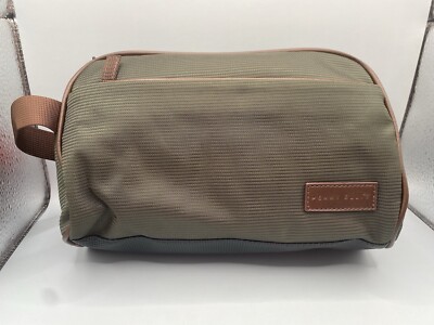 Perry Ellis Portfolio Men's Zip Top Travel Bag New
