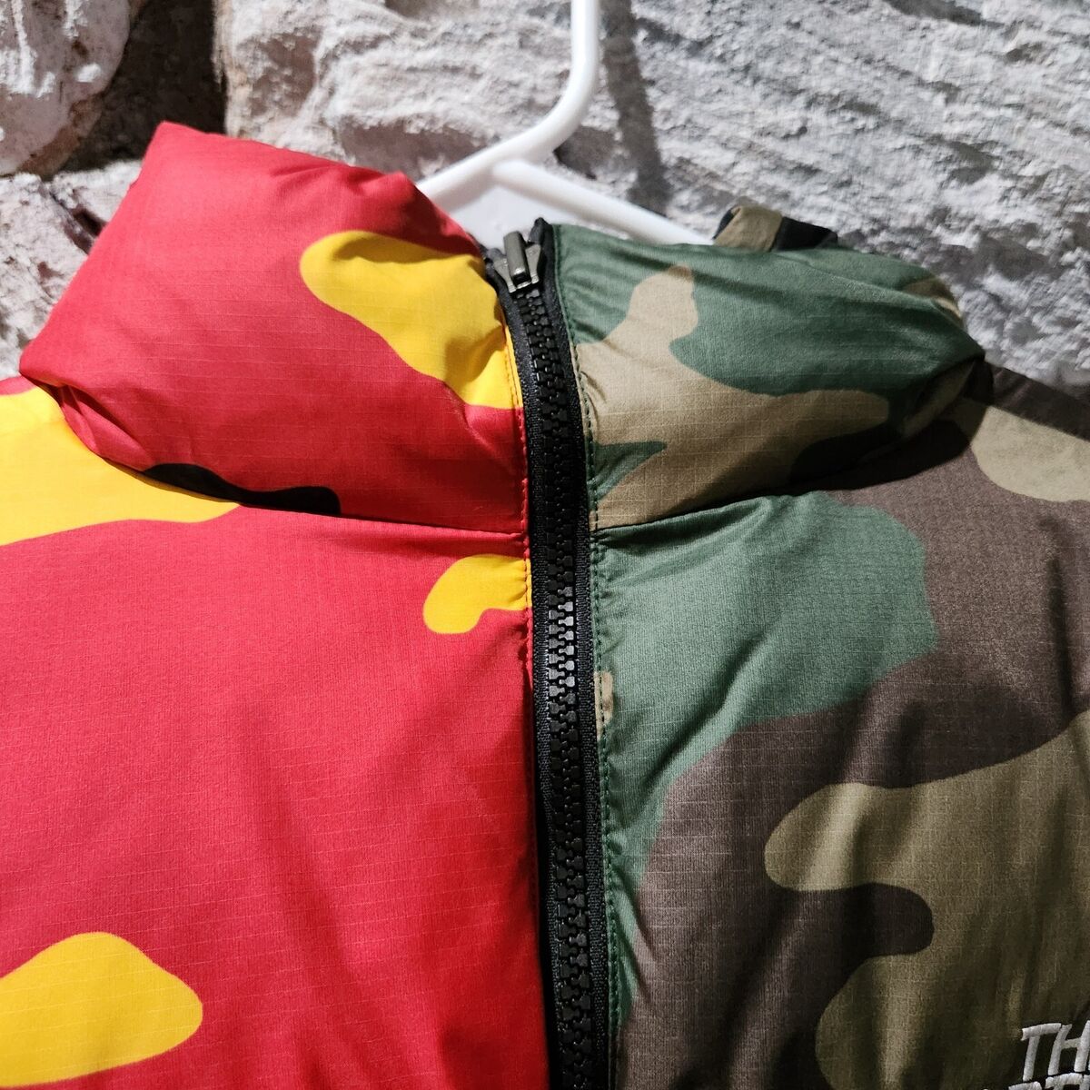Supreme x The North Face Split Nuptse Jacket Woodland Camo Supreme x The North Face Split Nuptse Jacket Woodland Camo