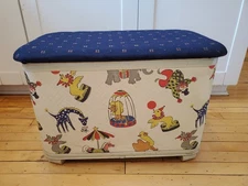 Vintage Pearl Wick Gay Time Quilted Vinyl Toy Chest Hamper Box Circus Clown Zoo
